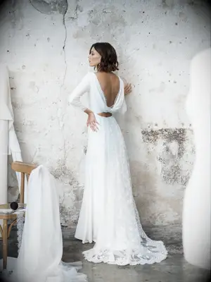Maxi dress with draped back, long sleeves and tulle train
