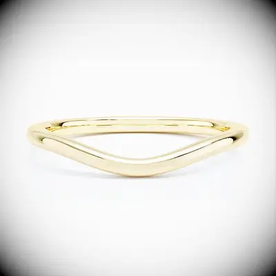 Curved Wedding Ring in 18K Yellow Gold