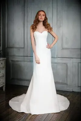 Strapless wedding dress