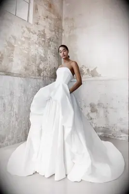Viktor&Rolf taffeta wedding dress for Jewish bride