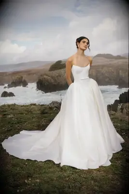 Strapless scoop neck wedding dress