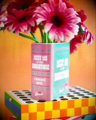 Romance novel inspired vase anniversary gift for girlfriend