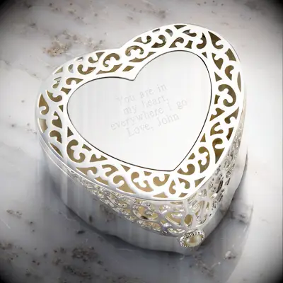 Engraved trinket heart-shaped box