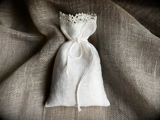 Linen and lace favor bags from Etsy