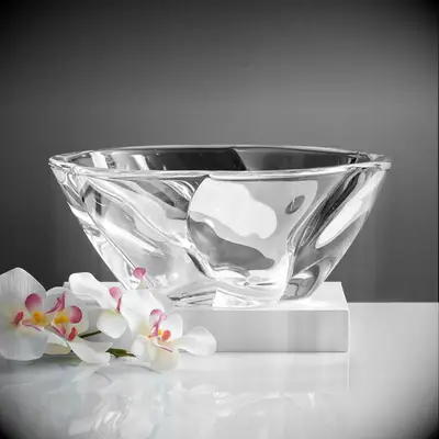 Elegant crystal bowl