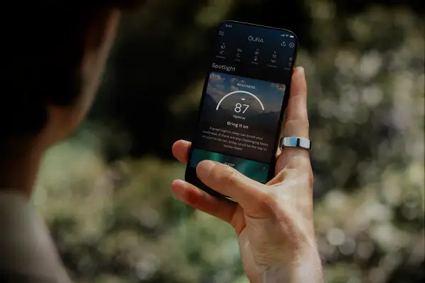 Health-tracking Oura ring romantic gift for wife