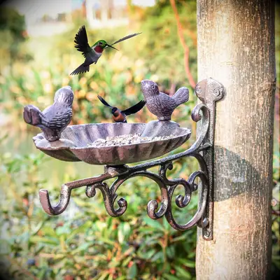 Iron bird feeder