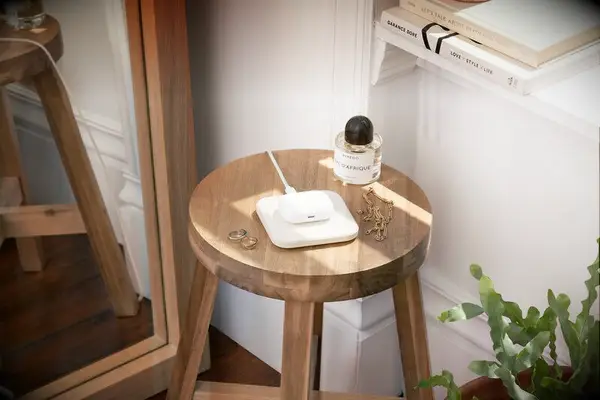 Wireless changing pad