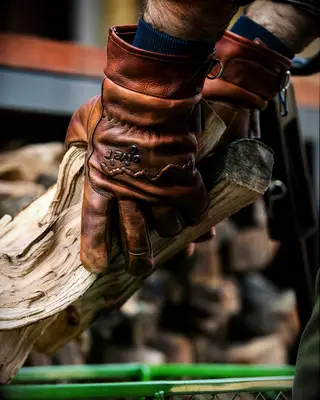 Personalized leather gloves