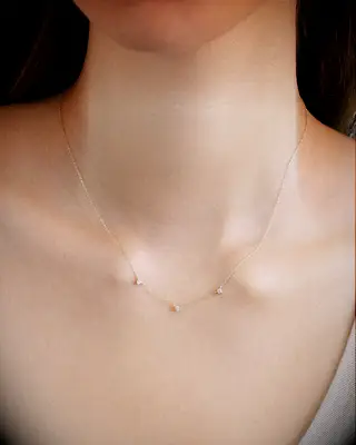 Elegant diamond necklace
