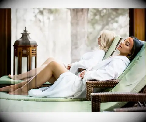 Spafinder gift card for your wife on her wedding anniversary