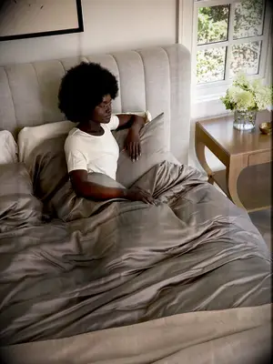 Sweat-busting sheets gift for pregnant wife