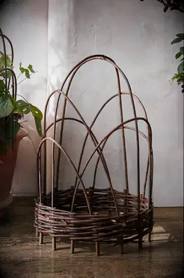 Woven plant holder