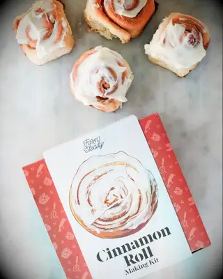 Cinnamon roll baking kit