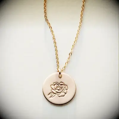 Birth flower necklace for the ideal gift for your child