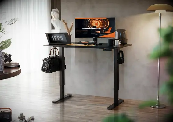 Adjustable standing desk