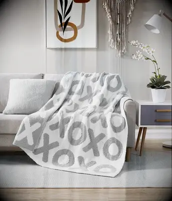 XO throw blanket