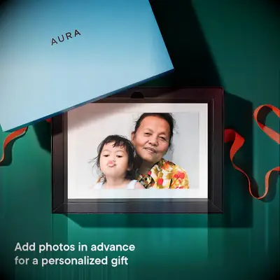 Digital photo frame gift