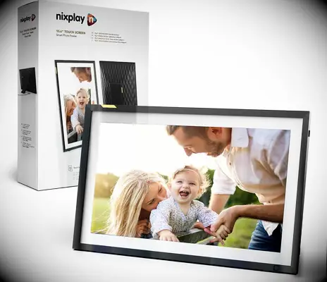 Digital photo frame