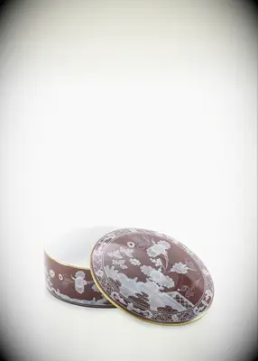 Vintage inspired trinket box