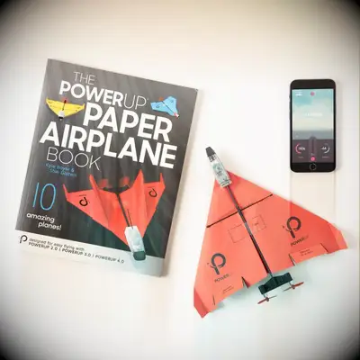 Phone-Operated Paper Airplanes birthday gift idea for boyfriends 21st