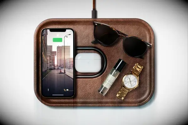 Leather charging pad gift idea for boyfriends 21st