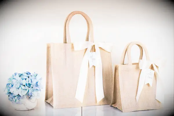 Burlap bags for fall wedding favors