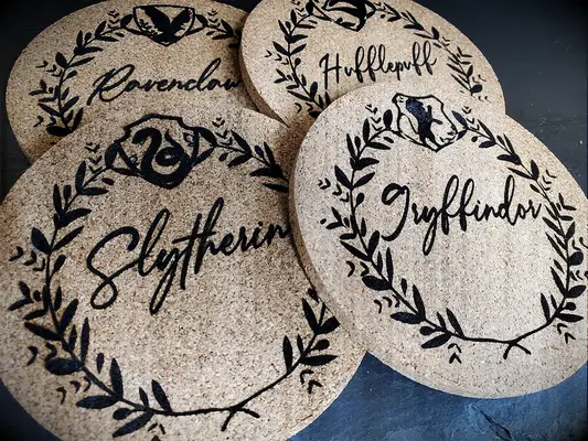 Cookies with Hogwarts house names and wreath design