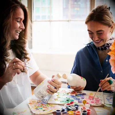 Paint and pour gift set mother