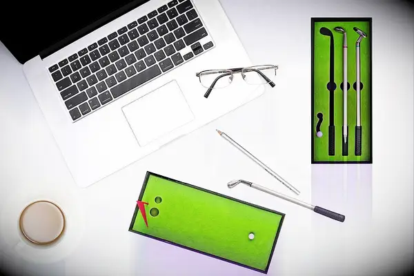 Putting green pen set groomsman gift