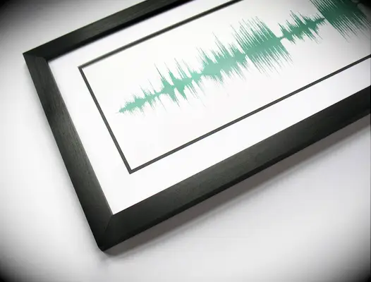 Green soundwave print