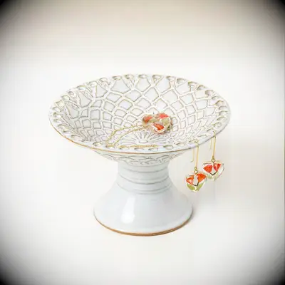 Pedestal jewelry holder 8 year anniversary gift