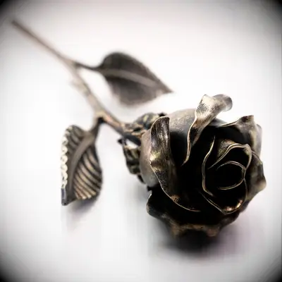 romantic rose 8th wedding anniversary gift