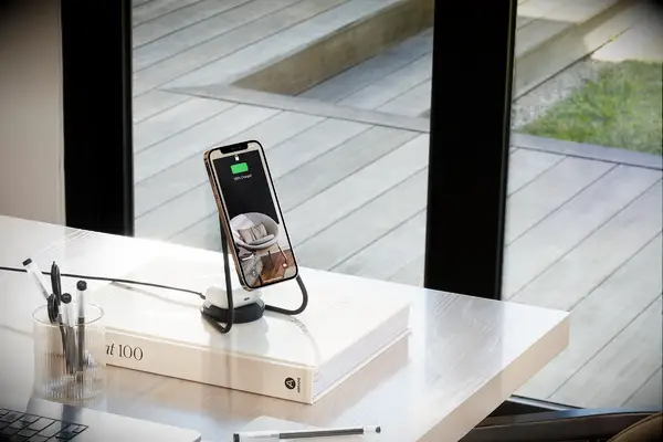 Vertical charging station long-distance relationship gift