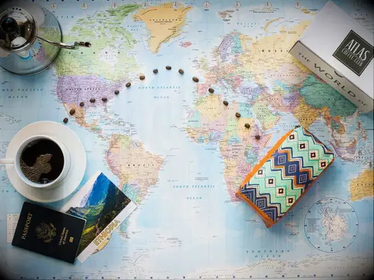 Atlas Coffee Club coffee long distance relationship gift idea on map background