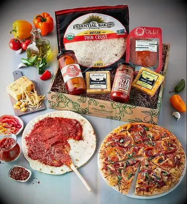 Build-your-own-pizza kit new relationship gift