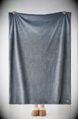 Faux fur throw new relationship gift