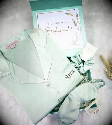 25 boîtes de proposition de demoiselle d'honneur que vous pouvez expédier directement à leur porte