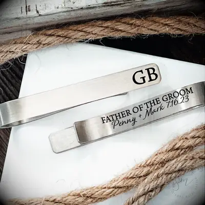 Personalized tie bar