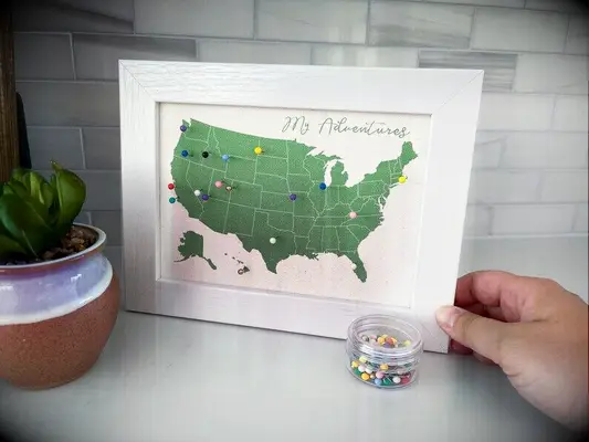 Mini push-pin maps gifts for girlfriends dad
