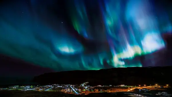 Guided group trip experience gift for couple