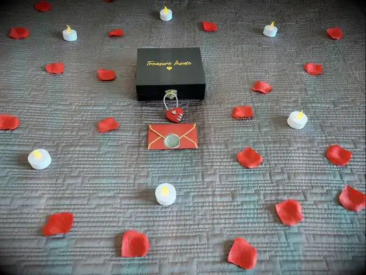 Romantic scavenger hunt experience gift for couple