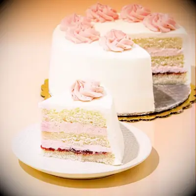 Iconic wedding cake from Goldbelly for your parents