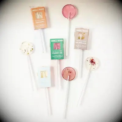 Floral lollipop edible wedding favors