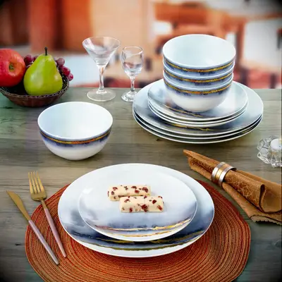 Porcelain dinnerware set