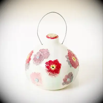 Pretty hummingbird feeder