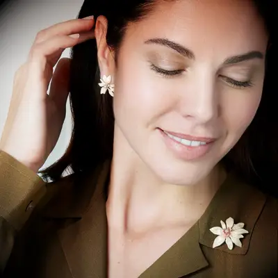 Magnolia brooch gift