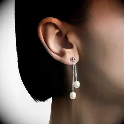 Pearl drop earrings