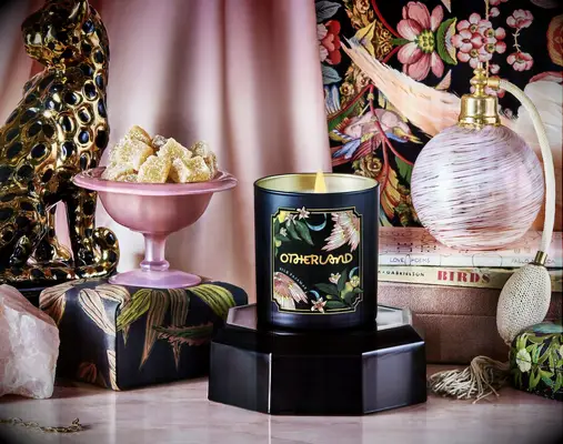 Silk scented candle anniversary gift idea