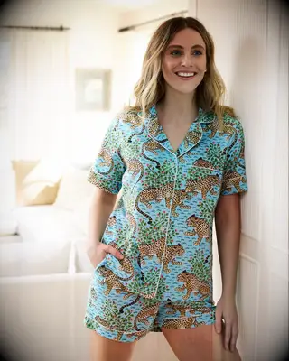 Vibrant sleep set mother